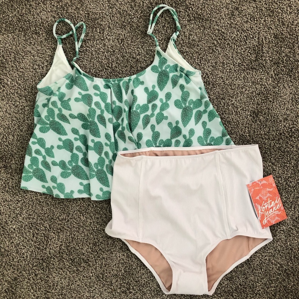 Kortni Jeane Small swing and HW set